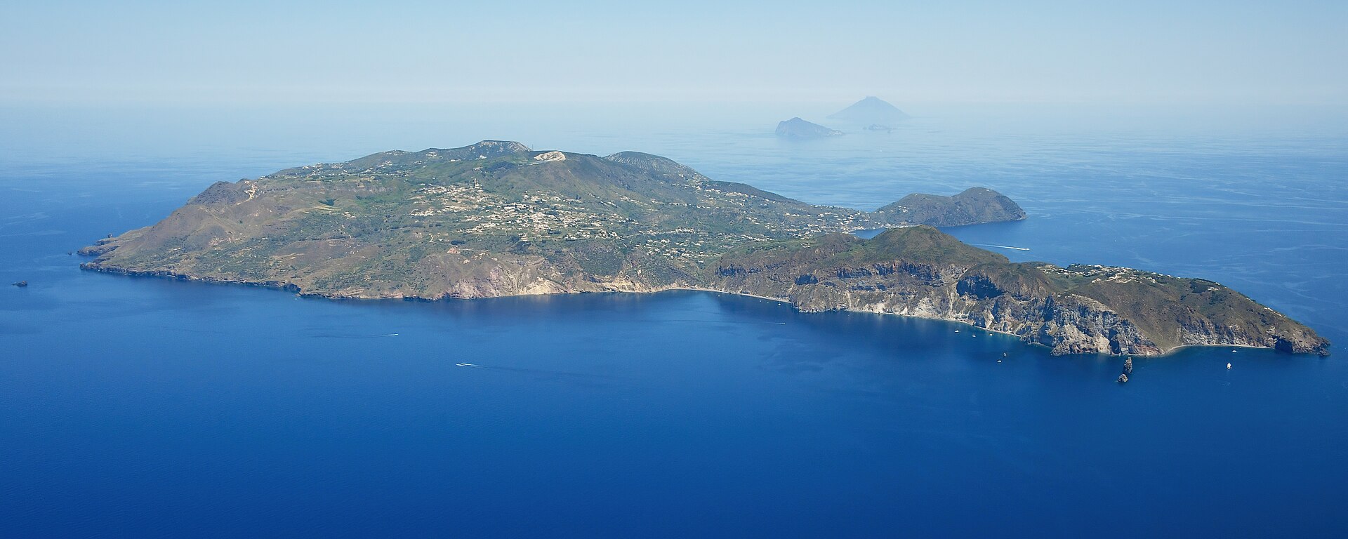 Ponte di Ognissanti 2026 a Isole Eolie: ristoranti, dove mangiare, eventi